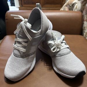 New Balance Women's Fuelcore nergize Gray Knit Slip-On Sneakers size 6.5 NWT